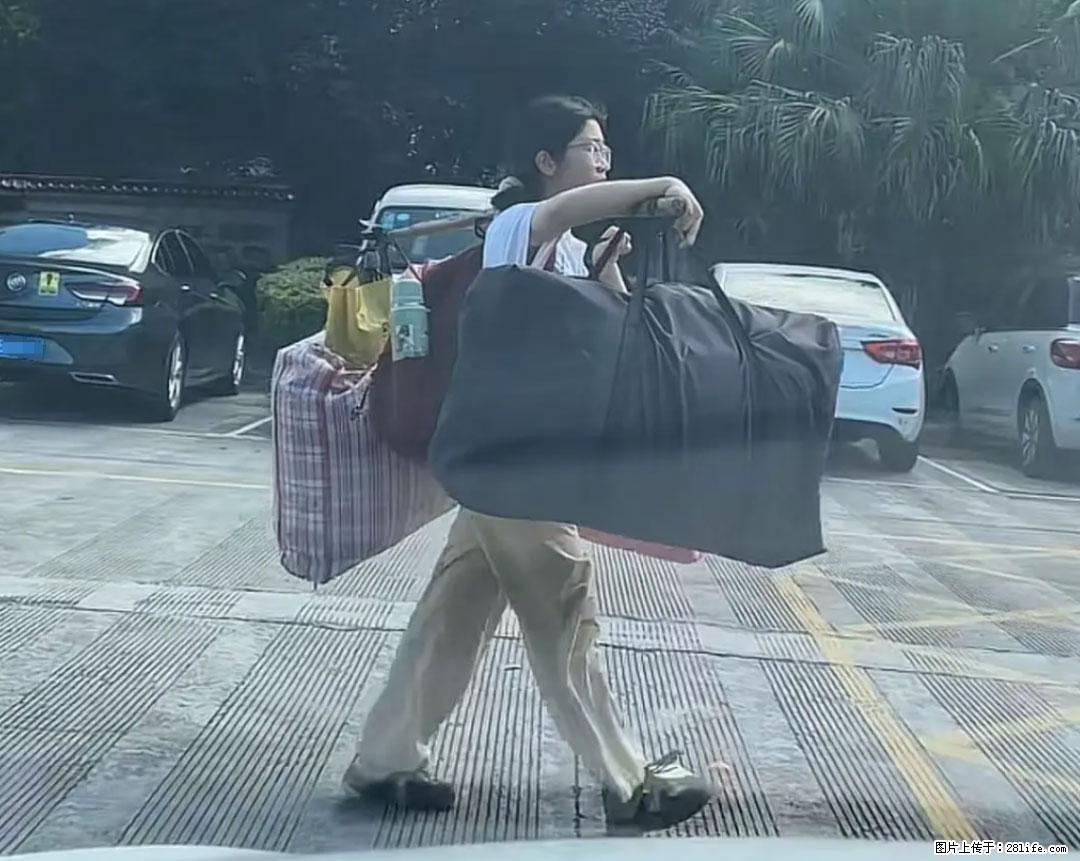 全网追的“扁担女孩”,找了一份暑假工,时薪12元 - 南充生活资讯 - 南充28生活网 nanchong.28life.com