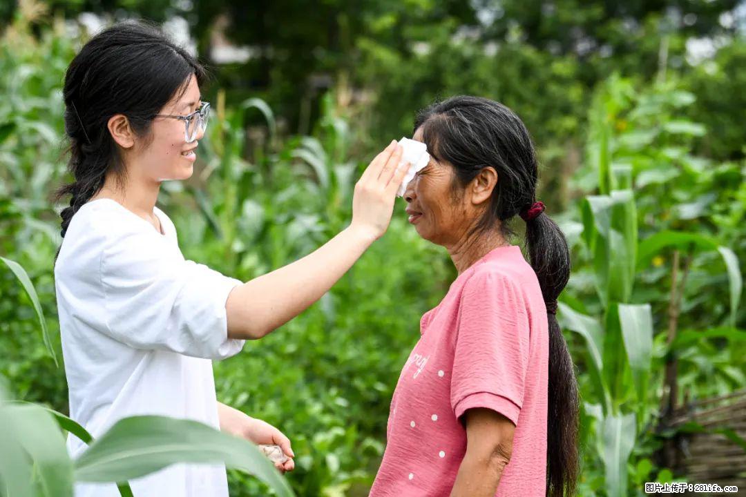 全网追的“扁担女孩”,找了一份暑假工,时薪12元 - 南充生活资讯 - 南充28生活网 nanchong.28life.com