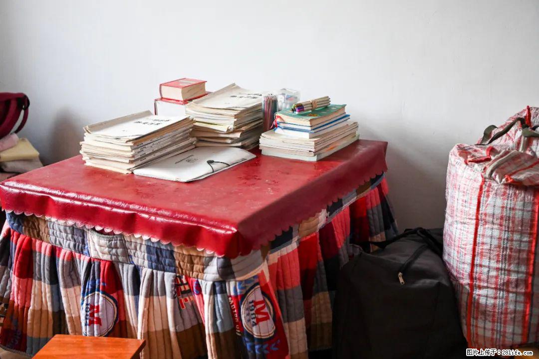 全网追的“扁担女孩”,找了一份暑假工,时薪12元 - 南充生活资讯 - 南充28生活网 nanchong.28life.com